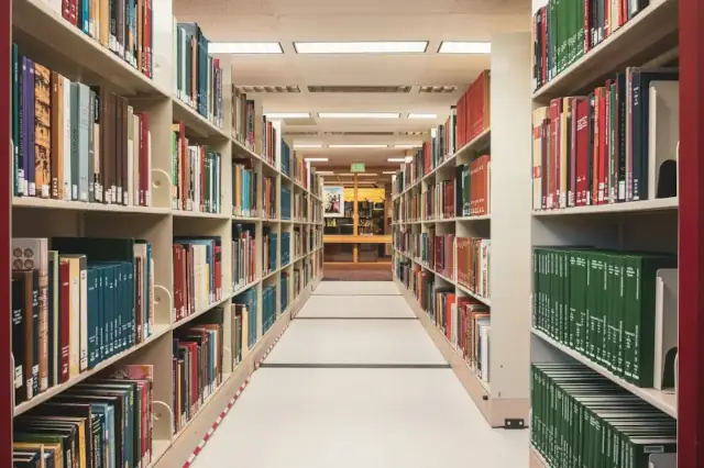 Archivio di libri visto in profondità, biblioteca